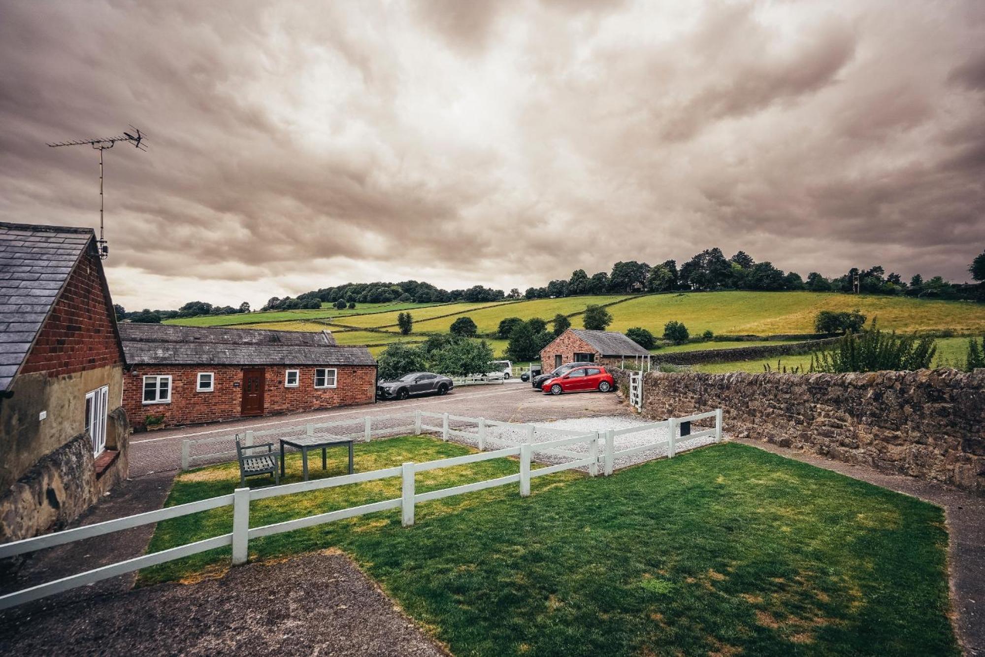 Cottages In Derbyshire, Oak Cottage Hazelwood المظهر الخارجي الصورة